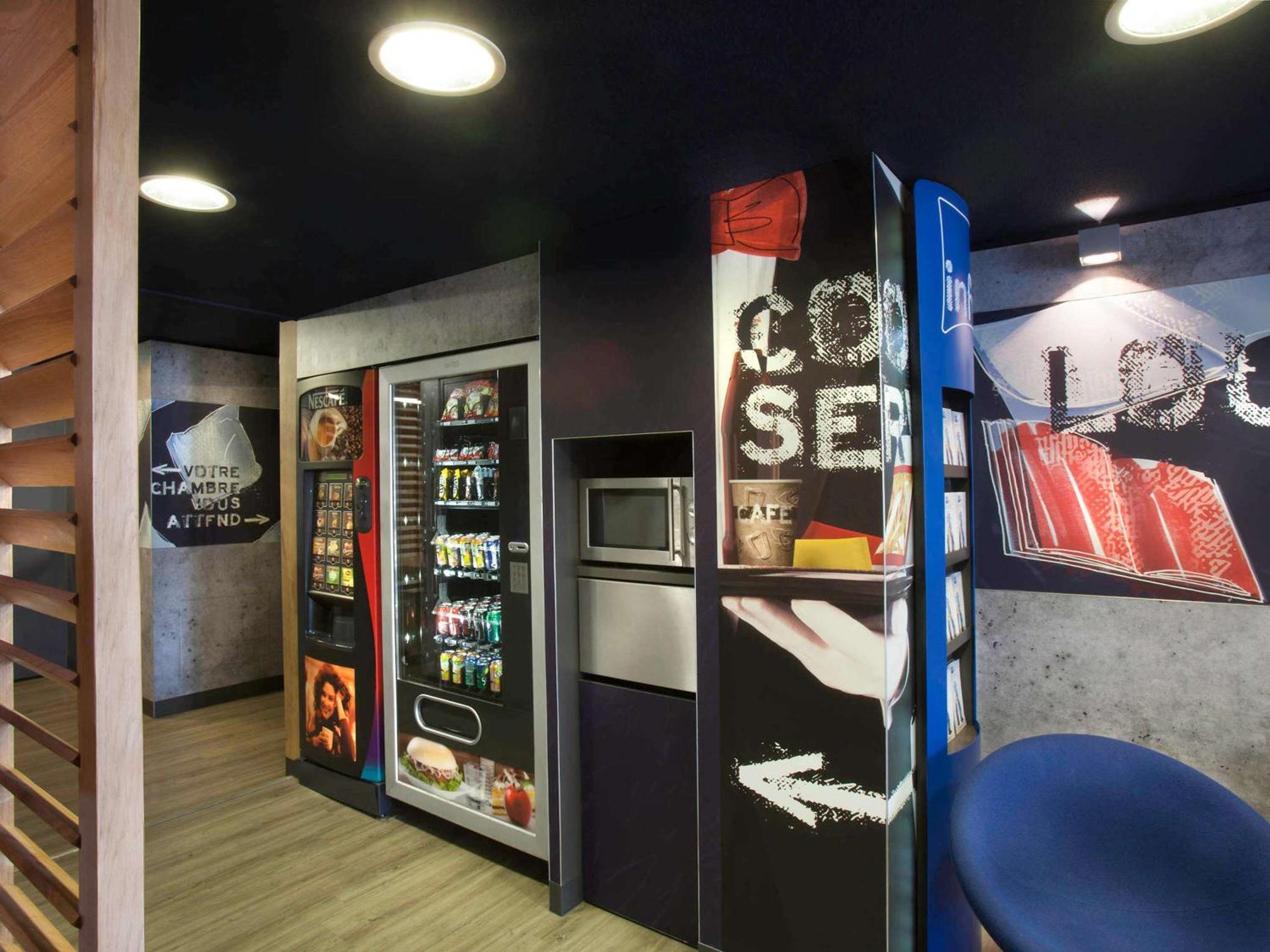 Ibis Budget Antibes Sophia Antipolis Vallauris Exteriör bild